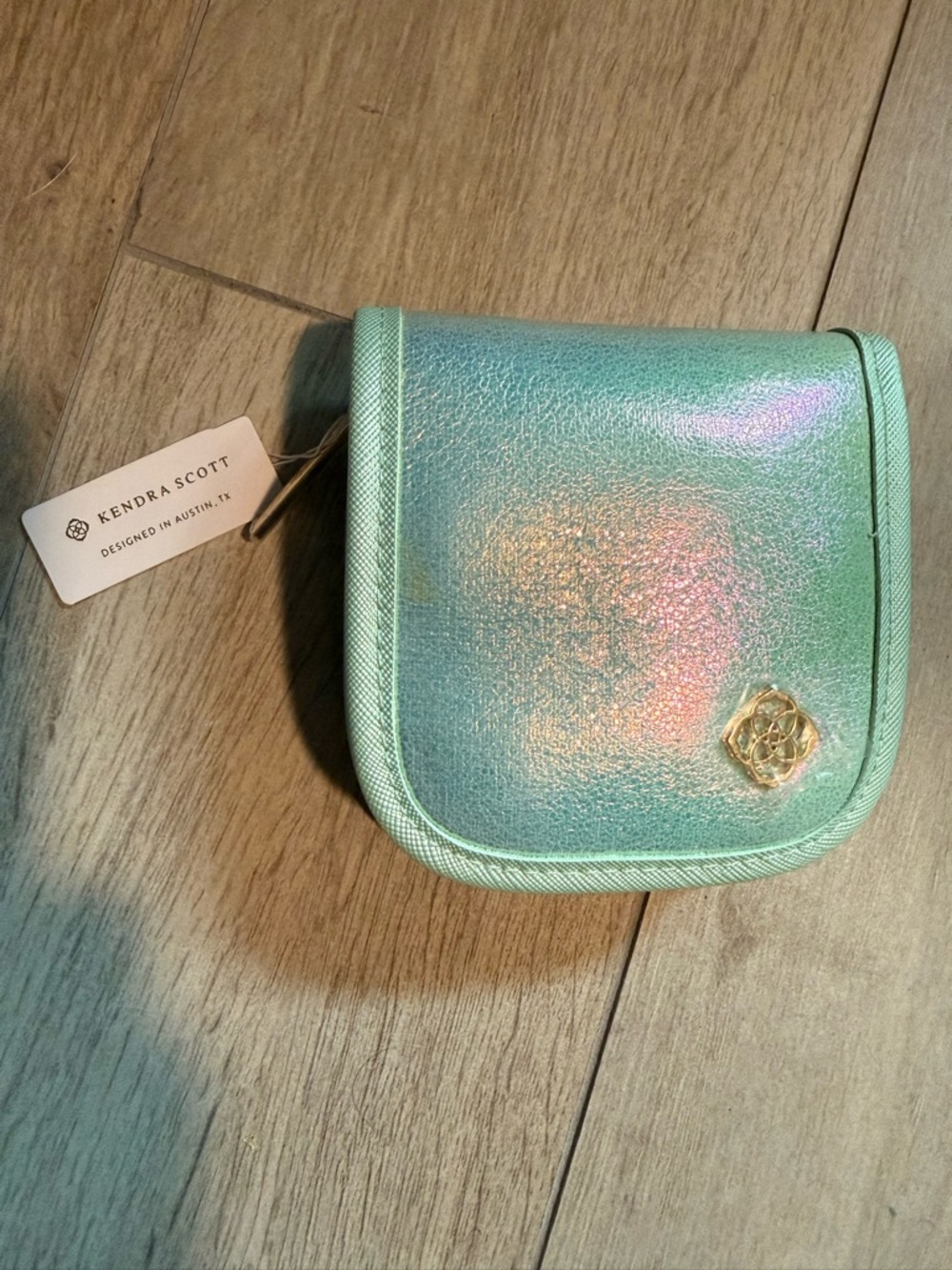 Kendra Scott Iridescent Mint Cosmetic Jewelry Case with Gold Emblem